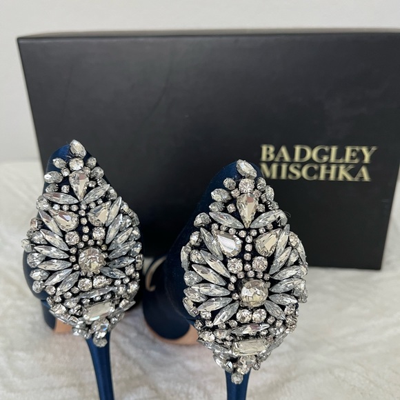 BADGLEY MISCHKA PEEP TOE PUMPS! - Picture 3 of 10